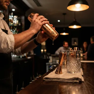 Hospitality & Bar Service