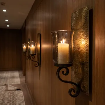 Hospitality & Hotels