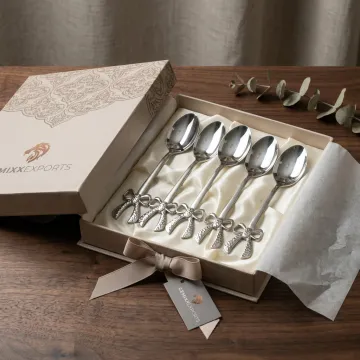 Corporate & Retail Gifting