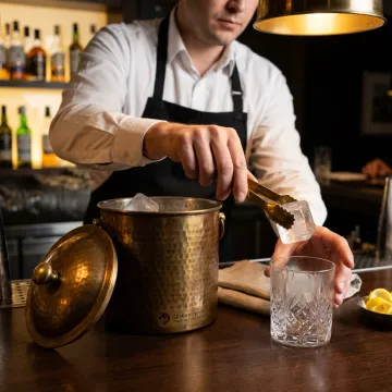Hospitality & Bar Service