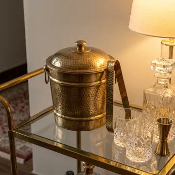 Home Décor & Retail