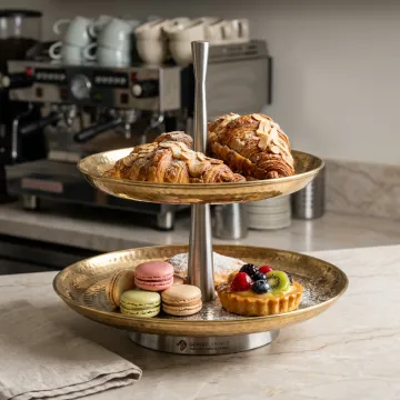 Caf\u00e9 & Dessert Service