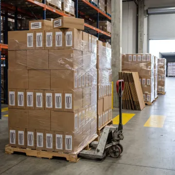 E-commerce drinkware distribution