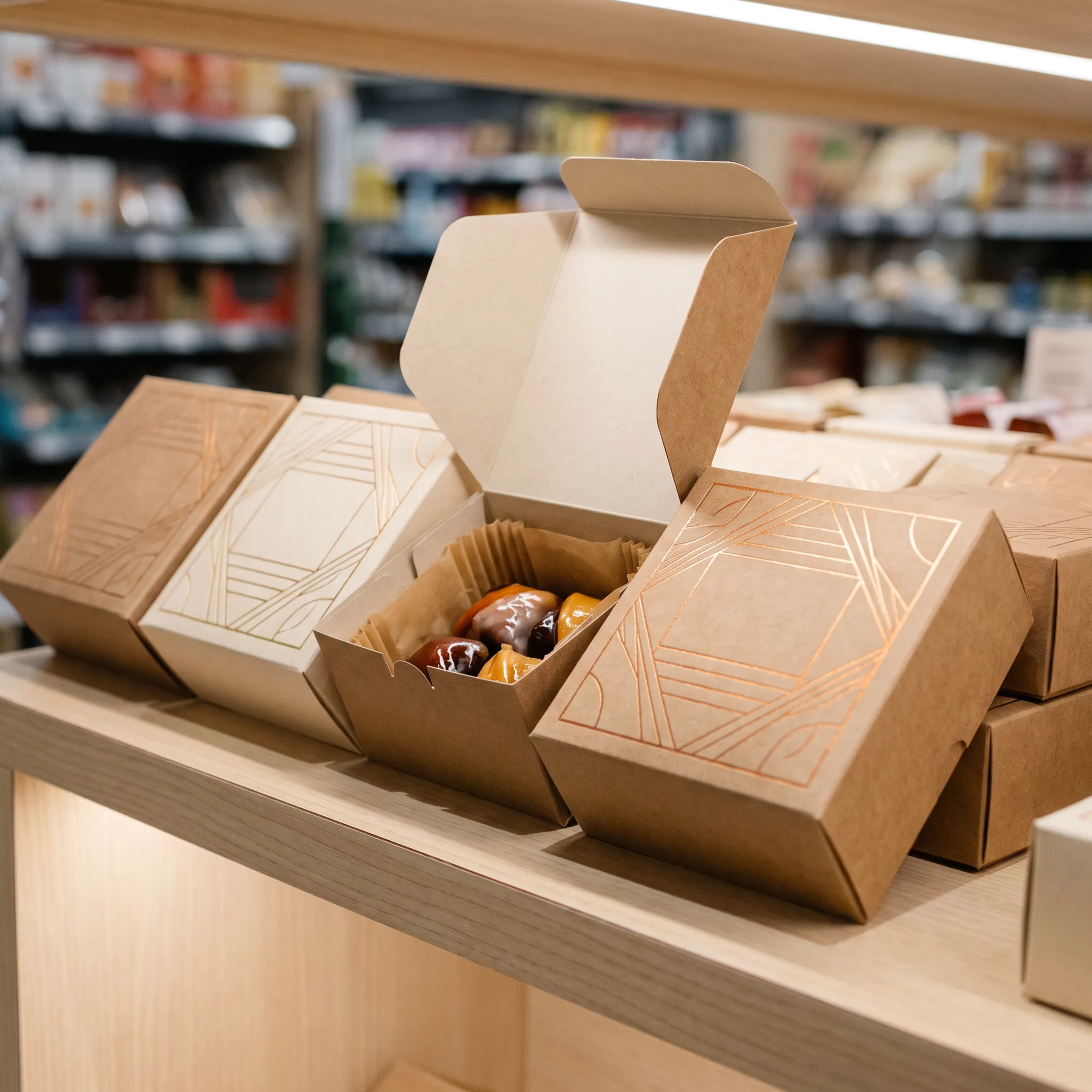 Dessert box packaging display