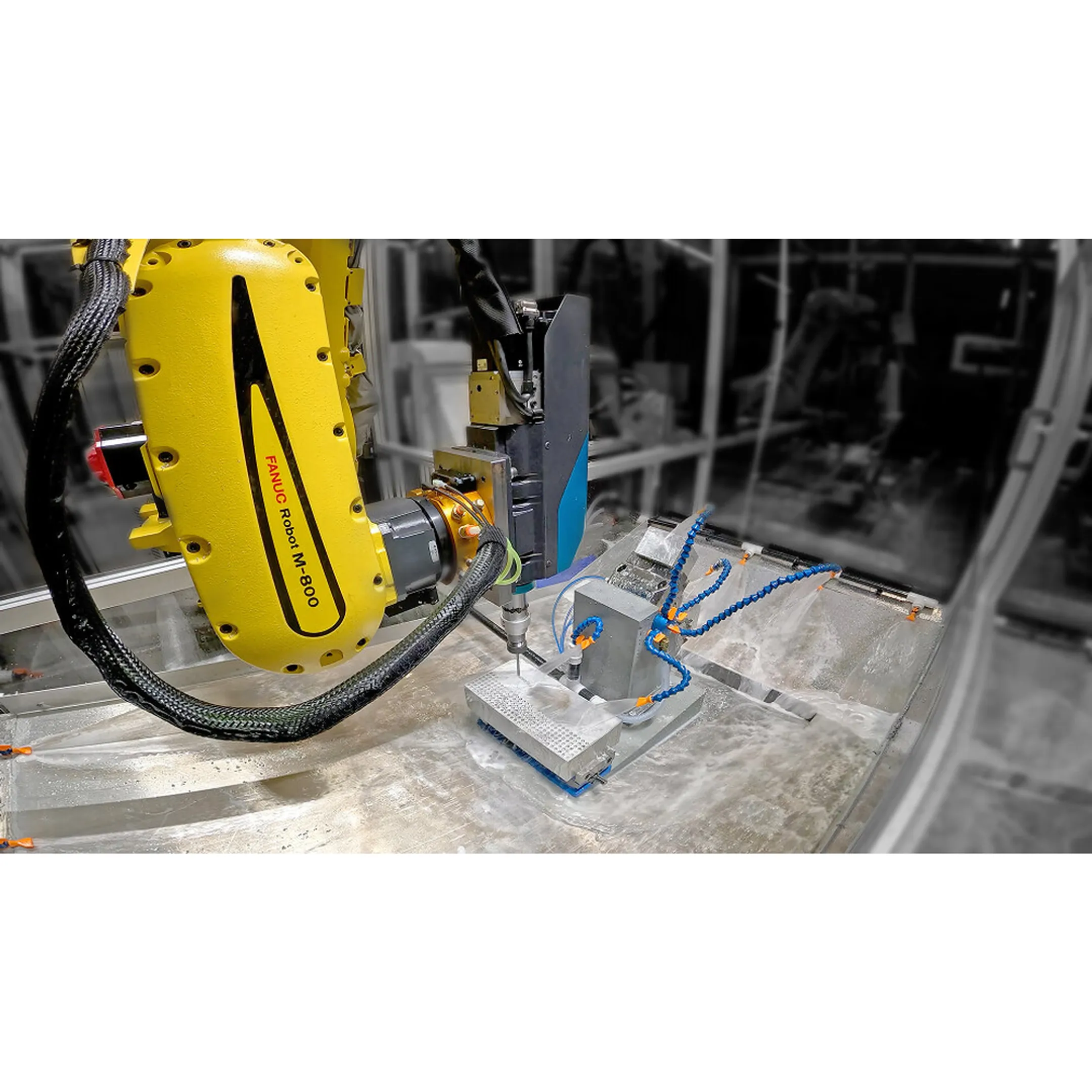 Engineer configuring a robotic picking cell