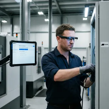 Smart Glasses for Industrial AR Applications