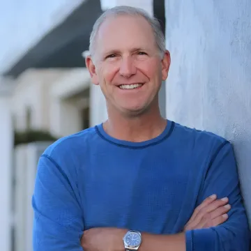 Portrait of Dean Hallett, Founder of Hallett Leadership