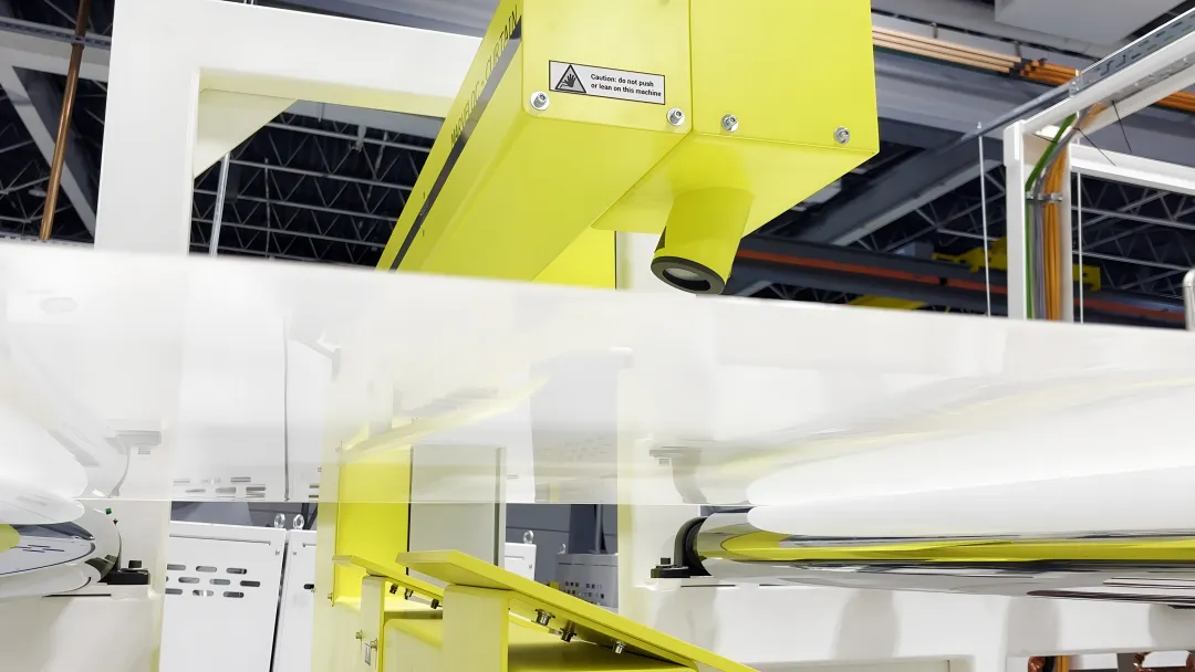 M-Ray contactless measurement sensor system in industrial setting