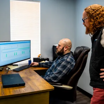 Real-Time Machine Monitoring System Dashboard