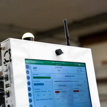 Connected CNC machine automation dashboard