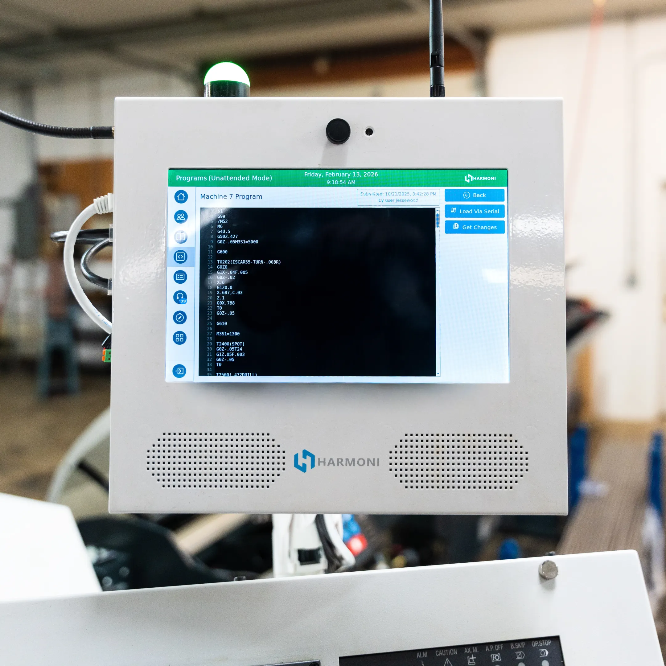 Operator using real-time machine data platform