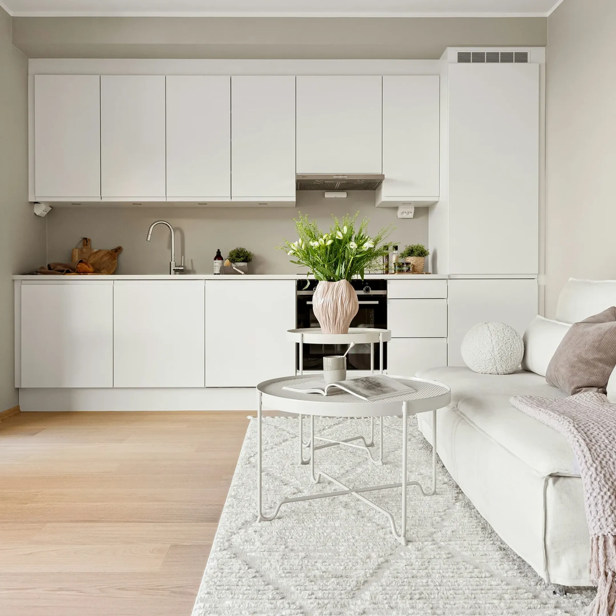 Sensory-aware interior design consultation with material samples