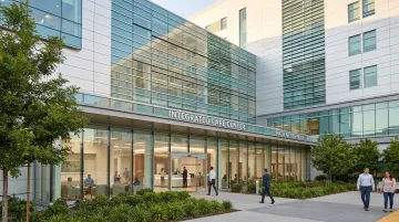 Kaiser Permanente integrated managed care facility combining insurance and healthcare delivery