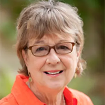 Portrait of Alice Cochran, Expert Facilitator and Trainer at IdeaGuides