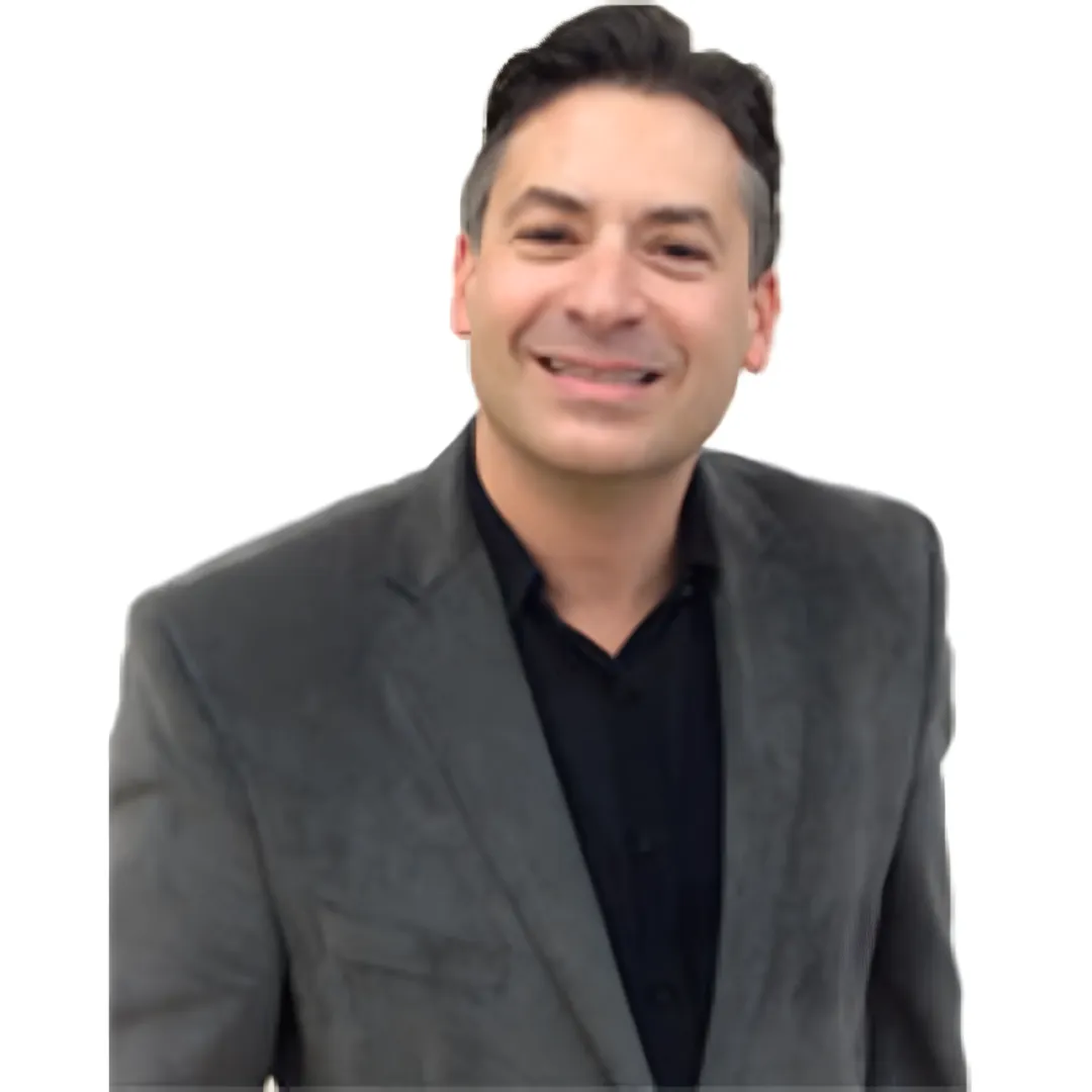 Portrait of Adam Shames, Master Facilitator and Trainer at IdeaGuides