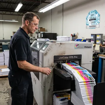 High-speed single pass printer producing full-color envelopes