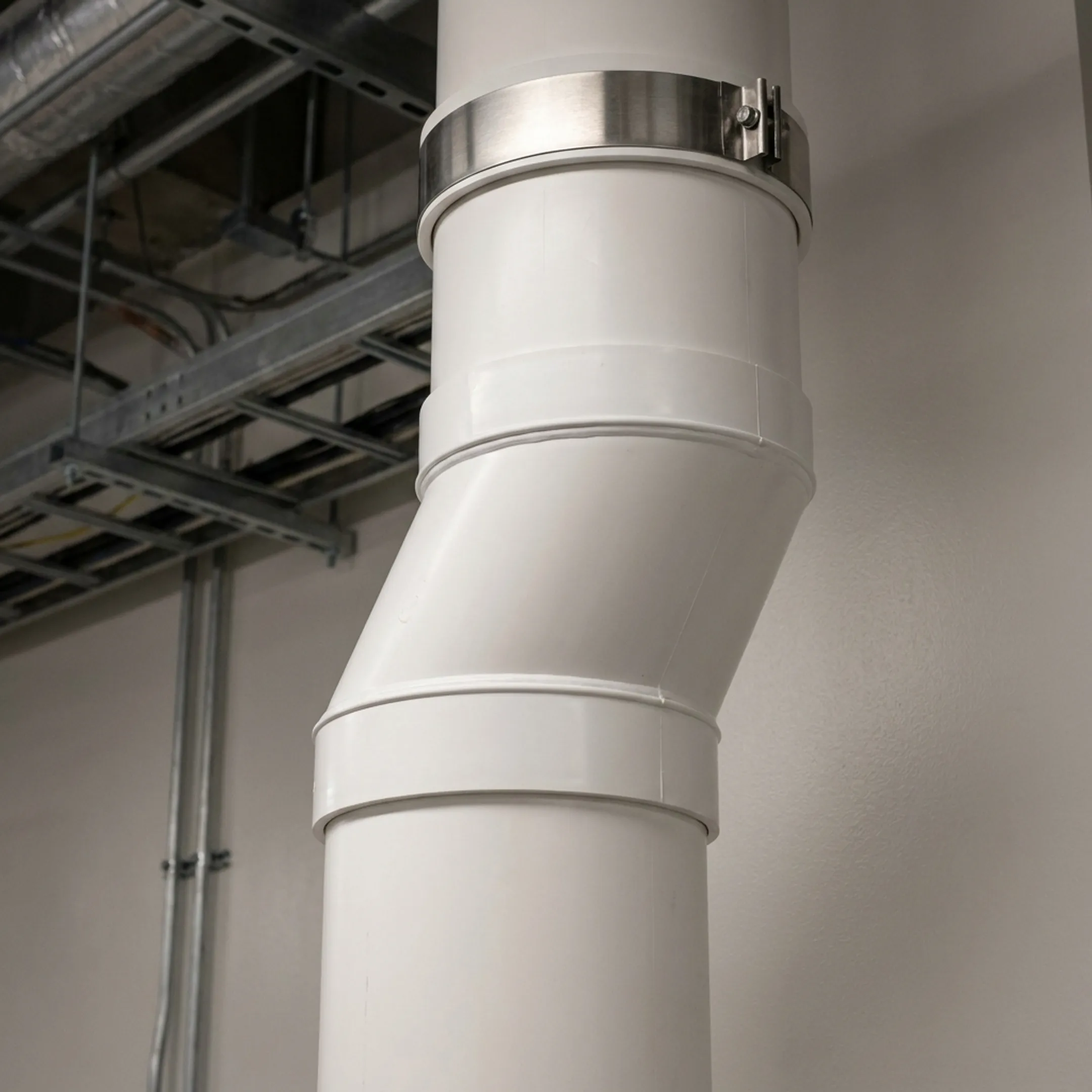 Laboratory fume hood ventilation