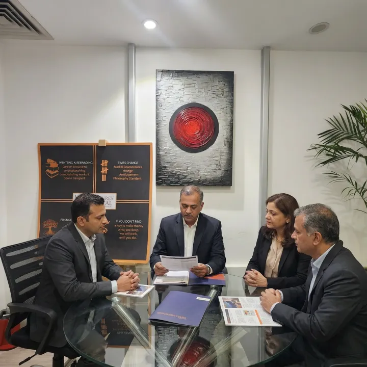 Advisor discussing wealth strategy