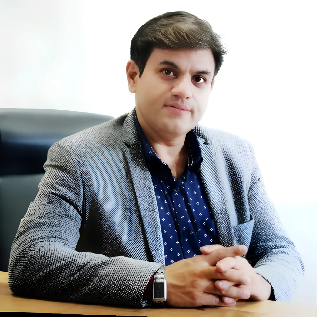 Portrait of Rishi Kapur, Executive Director at iVentures Wealth
