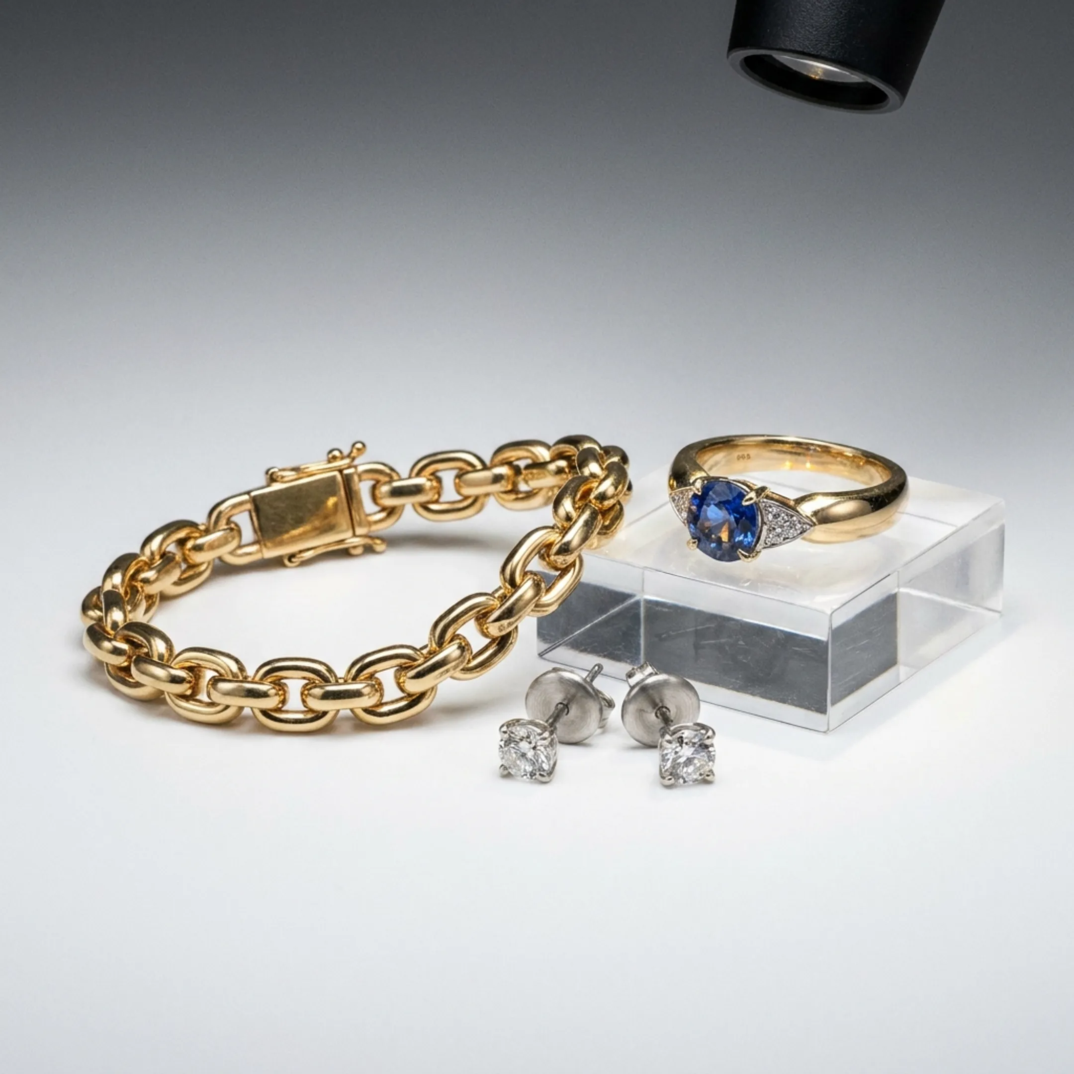 Professionally lit jewelry product photograph