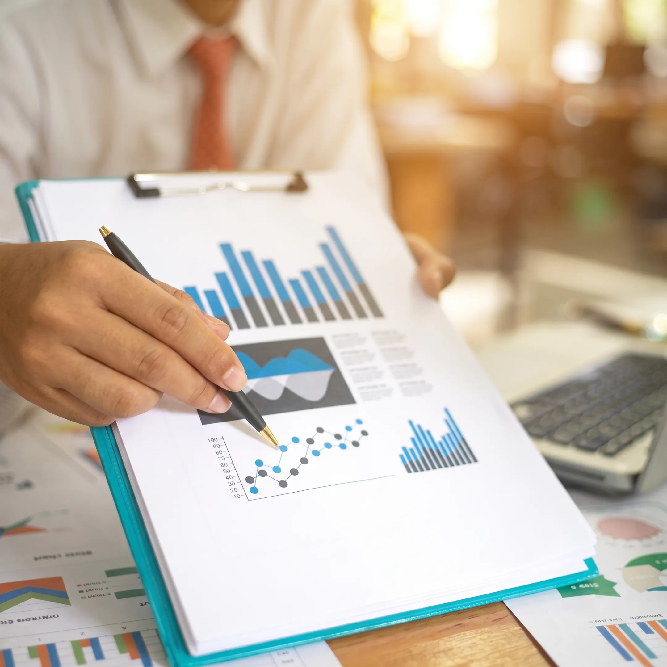 Business advisor explaining corporation formation options to an entrepreneur