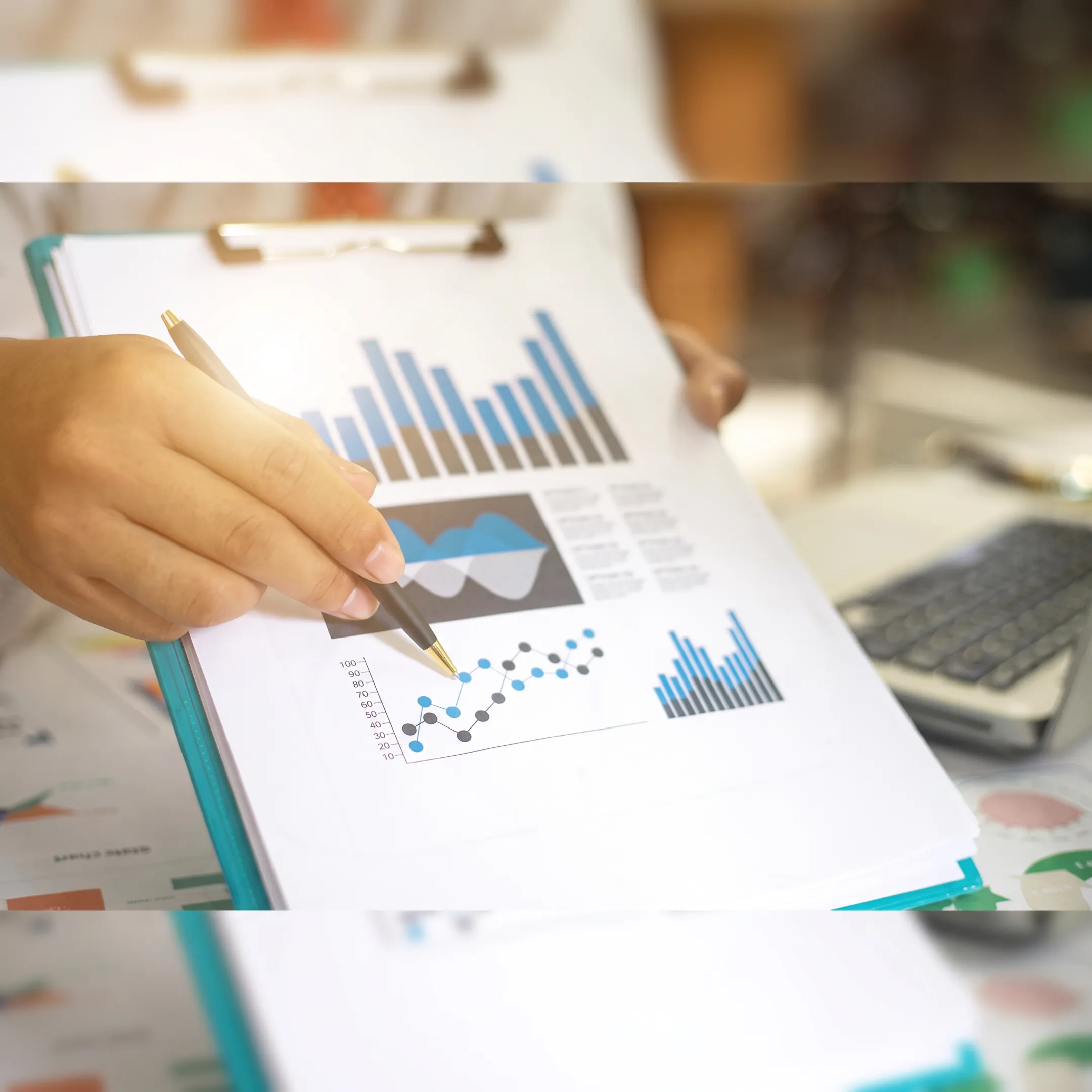 Financial consultant discussing cost analysis with business owners