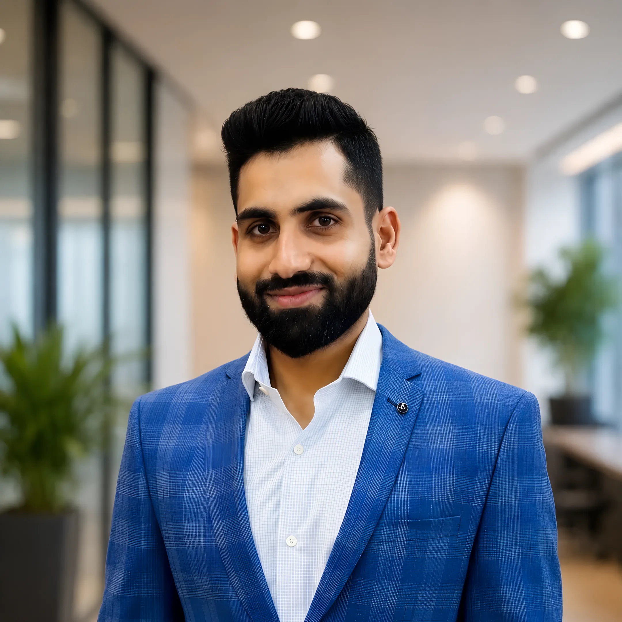 Portrait of Sanjeev Kumar, Founder and CEO of KnowVisory Global