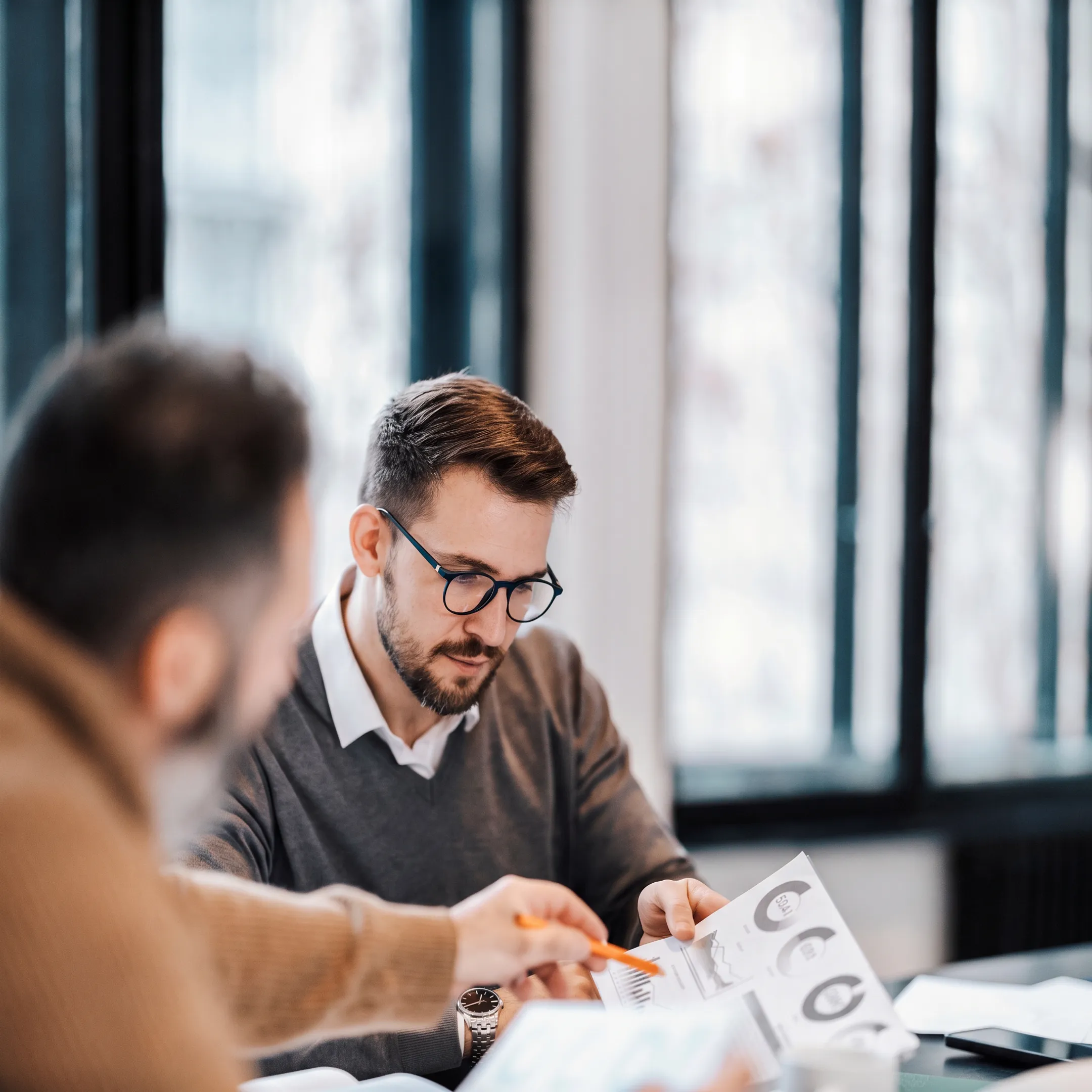 Financial advisor discussing a personalized investment strategy