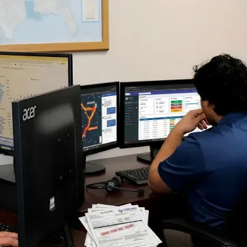 Dispatcher tracking expedited freight shipment