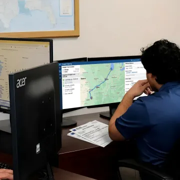 Dispatcher tracking expedited straight truck shipment
