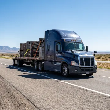 Flatbed Trucking Services: Chicago to Los Angeles