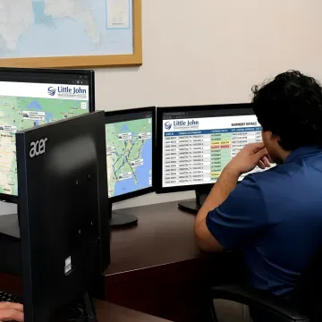Dispatcher tracking expedited freight route