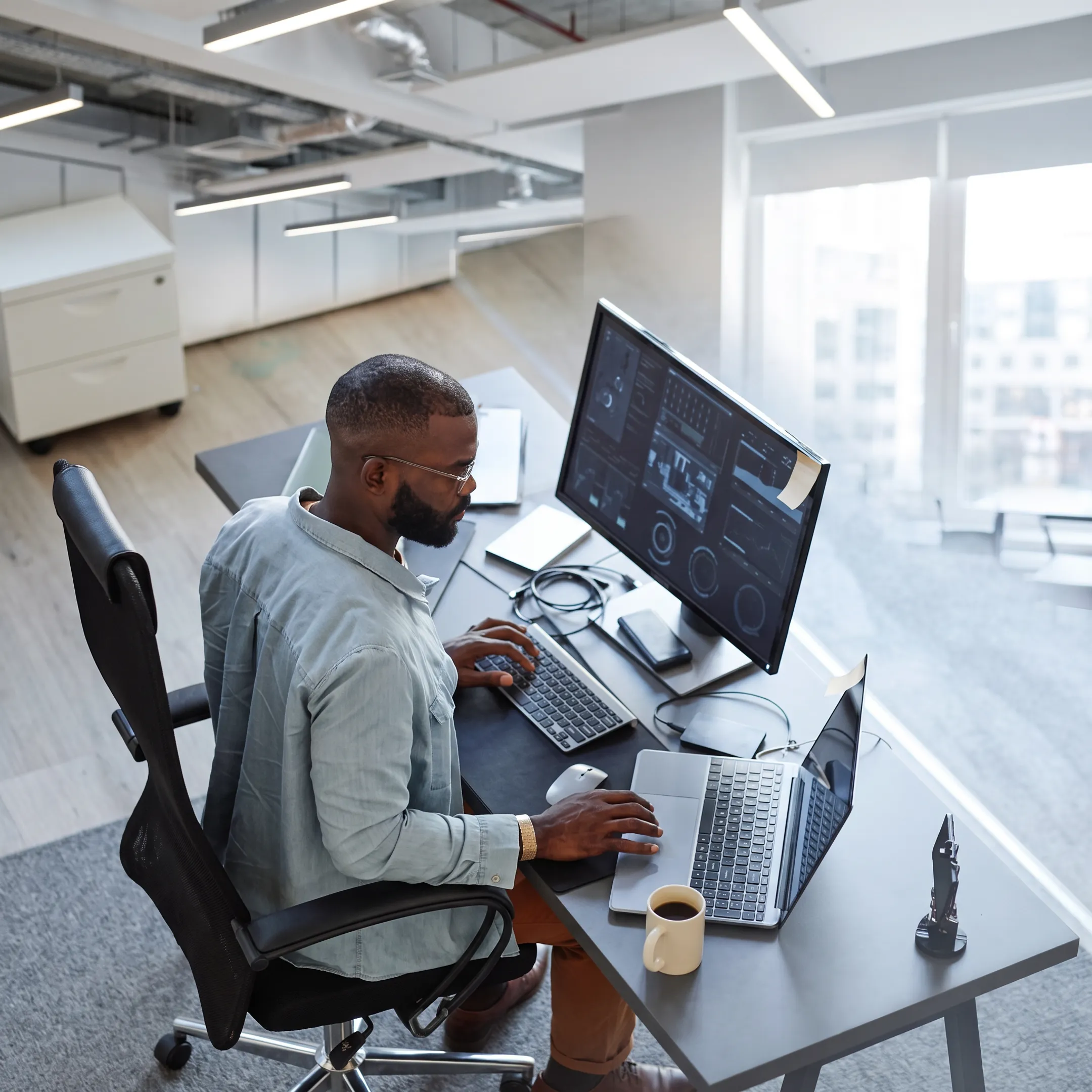 Cloud endpoint protection dashboard monitoring business computers