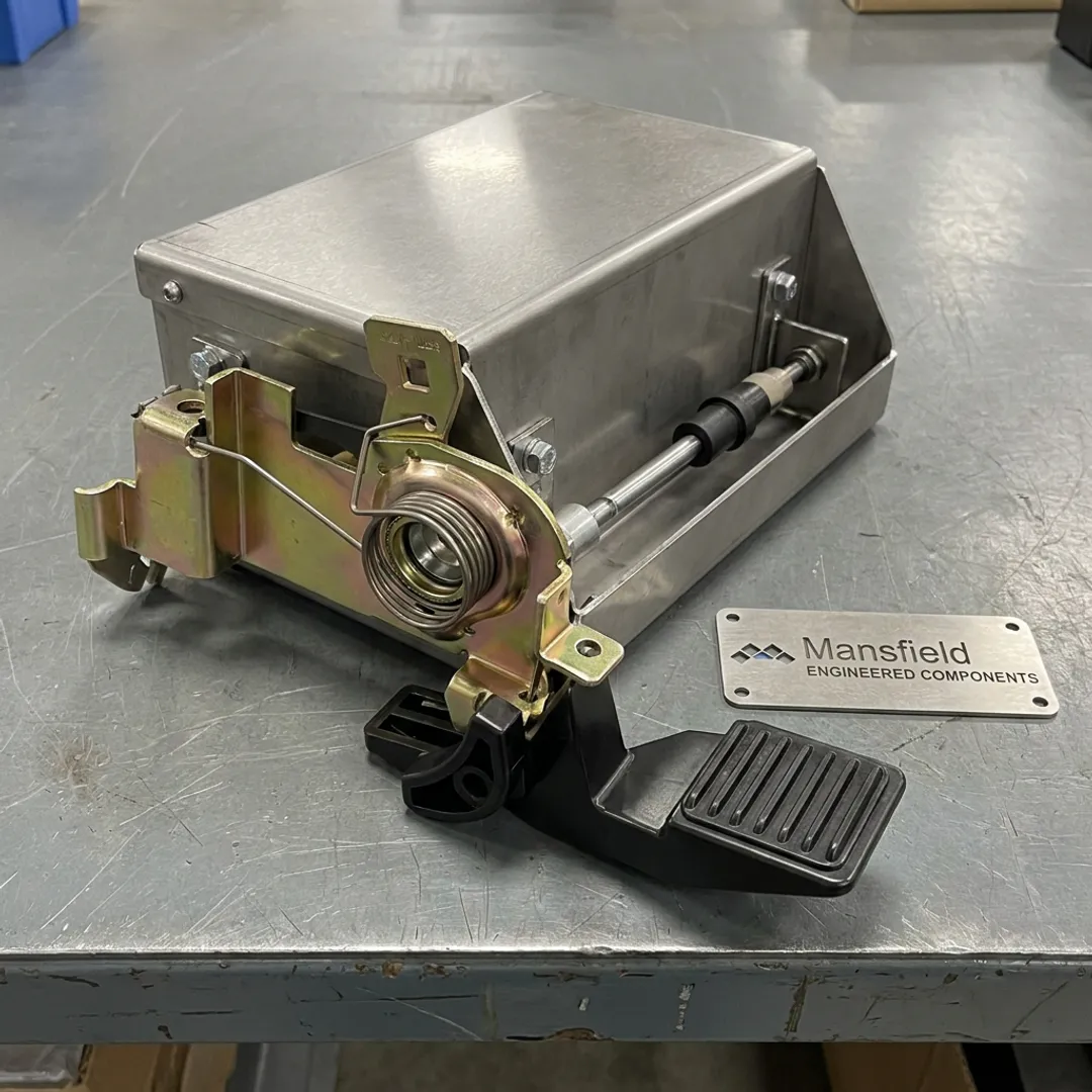 Engineered enclosure hinge assembly