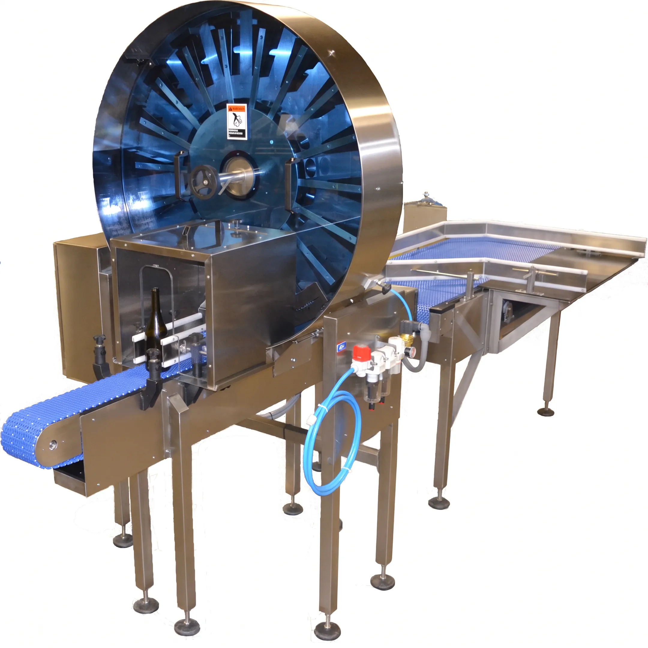 Bottle cleaning equipment rinsing and handling containers on a bottling line