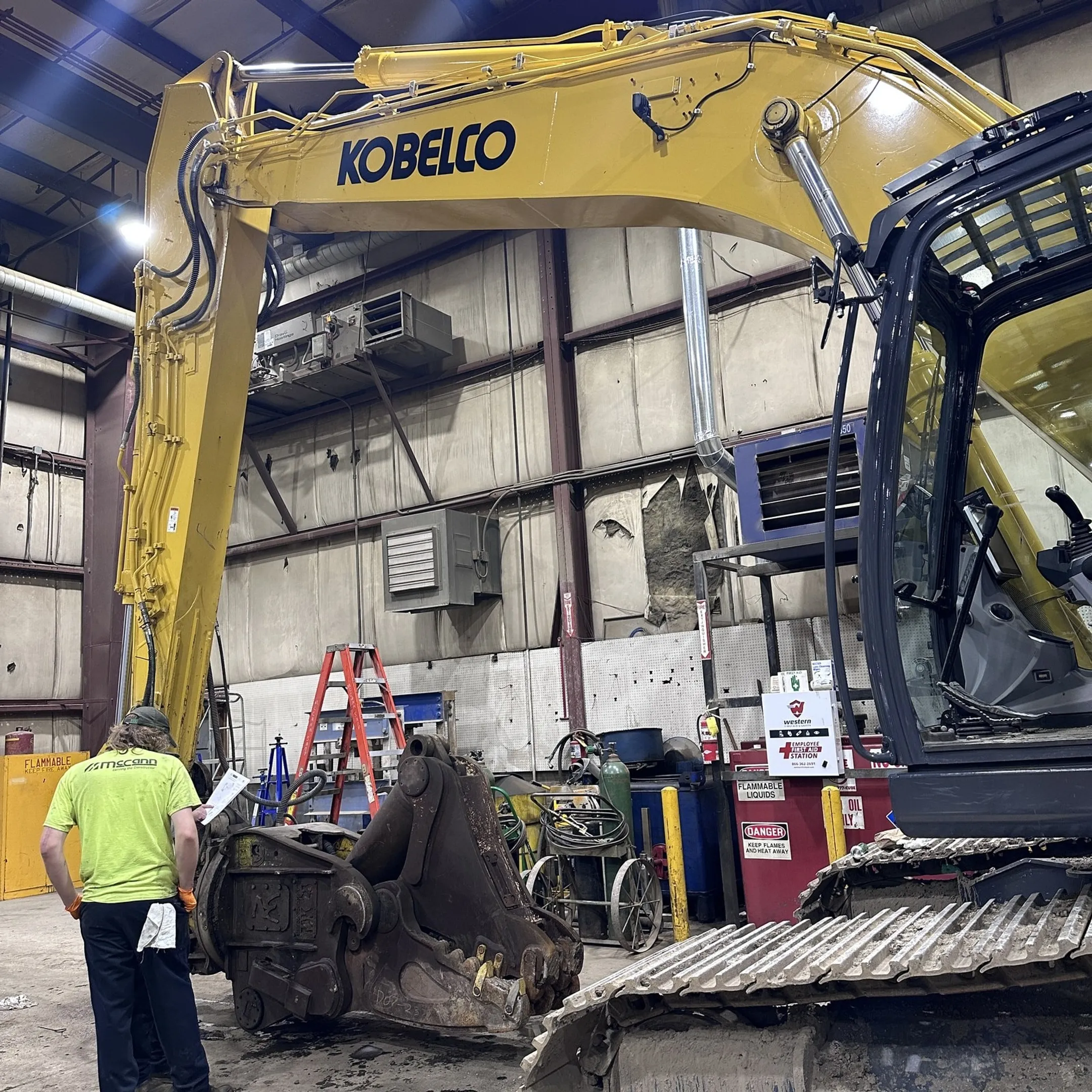 Hydraulic Cylinder Repair Services for Municipal & Construction Fleets