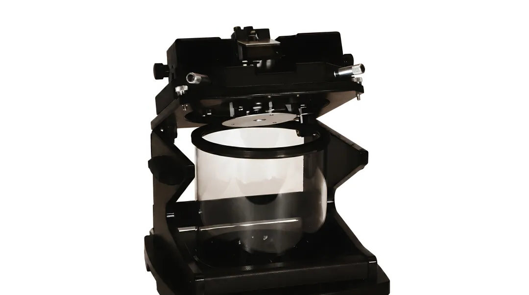 Temperature-controlled AFM stage and environmental isolation chamber setup