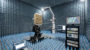 In-house near-field test chamber for radar antenna validation