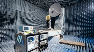 Spherical near-field antenna test chamber measuring L-band GNSS performance
