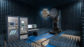 Near-field anechoic test chamber used for horn antenna qualification testing