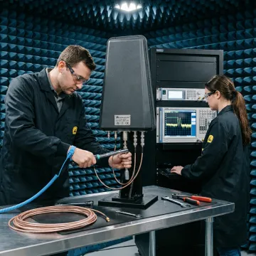 Counter-drone UAV antenna system in RF lab