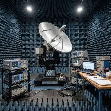 High gain S-band antenna in an RF test chamber