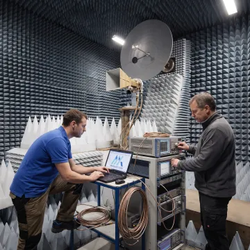Antenna under test in a spherical near-field chamber