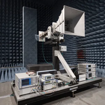 Antenna positioned for near-field chamber testing
