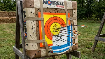 Morrell rebuildable archery target with replaceable outer cover design
