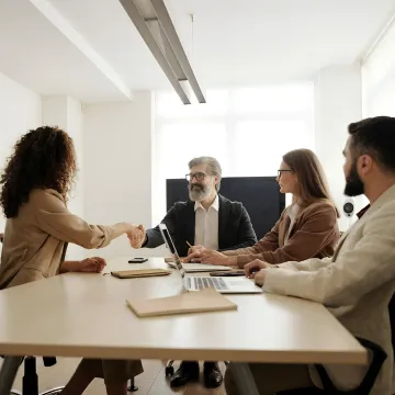 HR consultant collaborating with business leaders