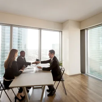 HR consultant meeting with a small business owner