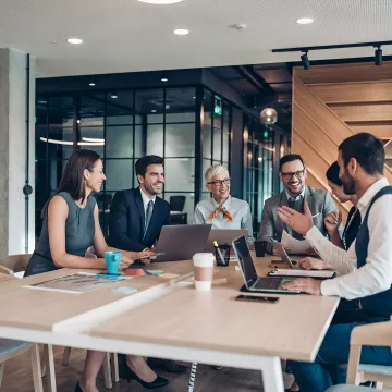 HR mediator facilitating a workplace discussion