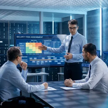Security consultant presenting cyber risk strategy