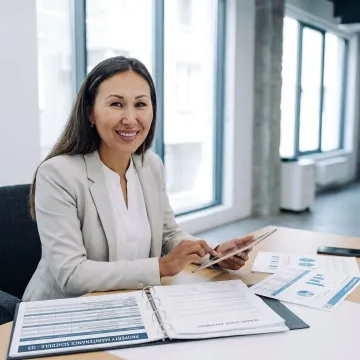 Property manager coordinating commercial building operations